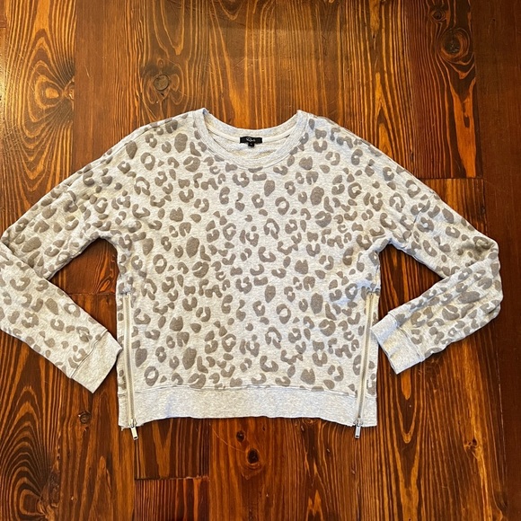 RAILS Marlo Flocked Grey Leopard Sweatshirt Side Zipper - Picture 4 of 9
